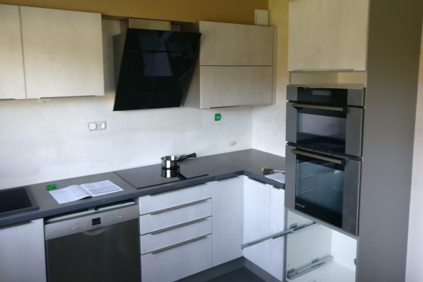 Encore une nouvelle cuisine en cours de pose à Thonon