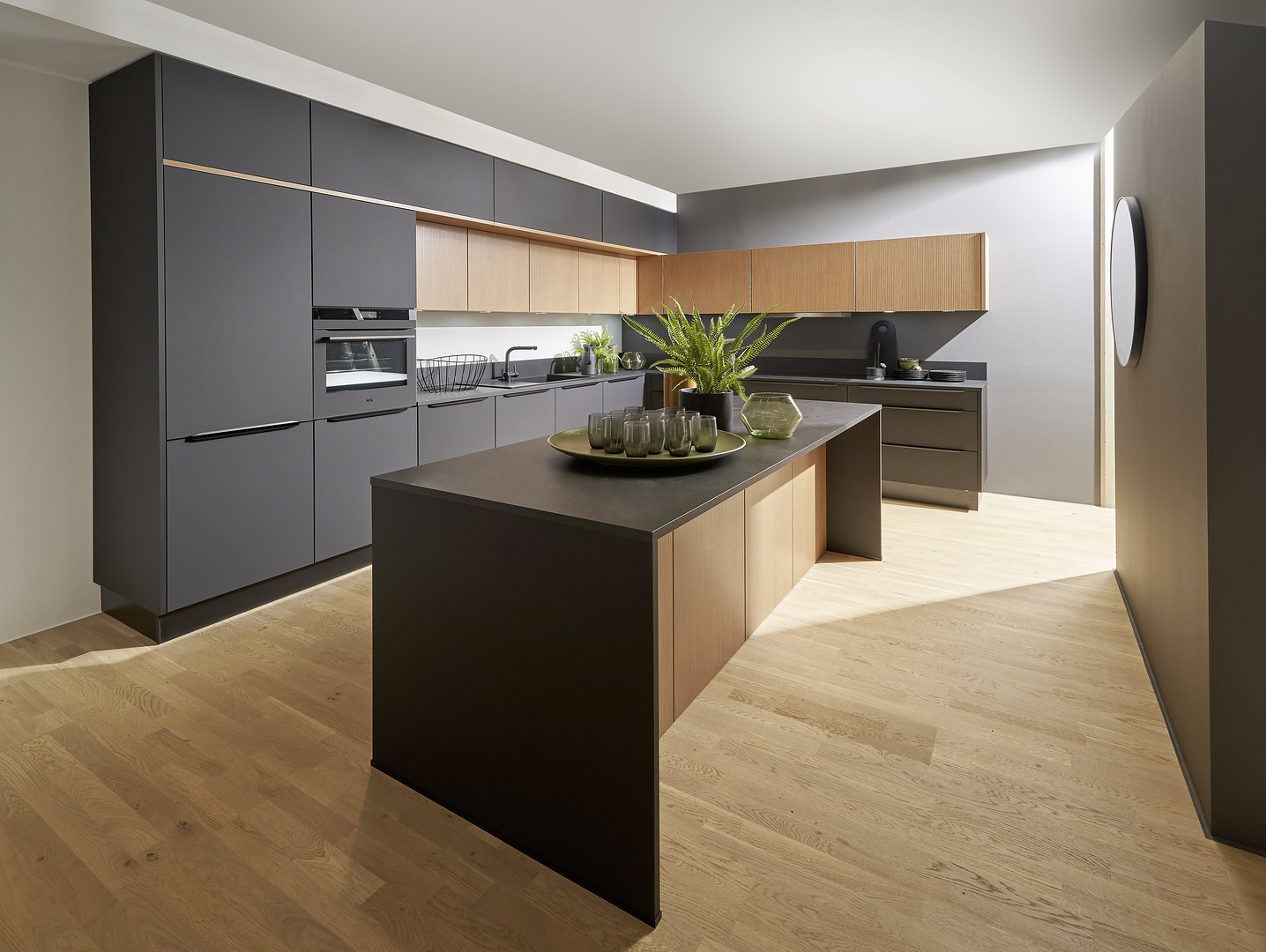 ARTLINE Stripe Wood Crema / PLUS Schwarz Softmatt