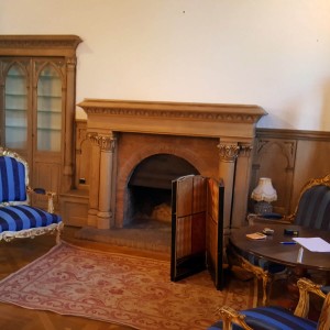 Cheminée et petit salon AVANT TRAVAUX