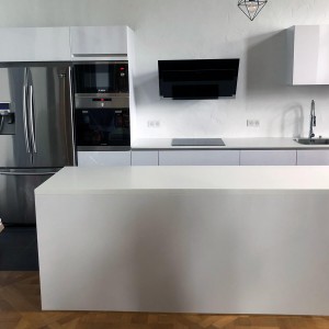 EN COURS, electroménager installé et plan de travail aussi